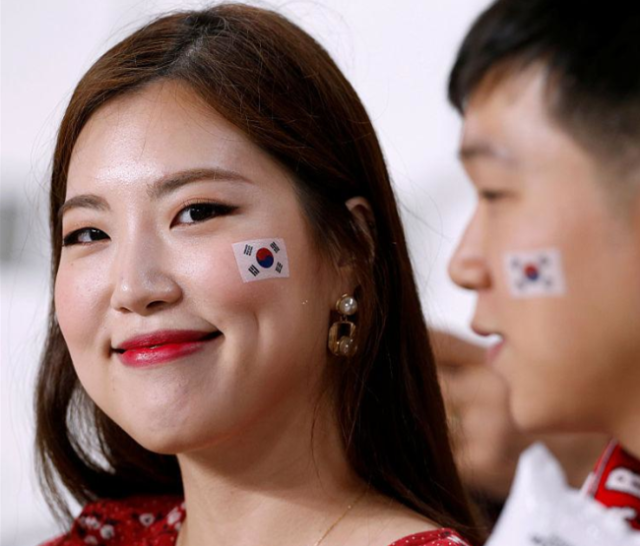 韩国女主播在线 雨伞下的秘密